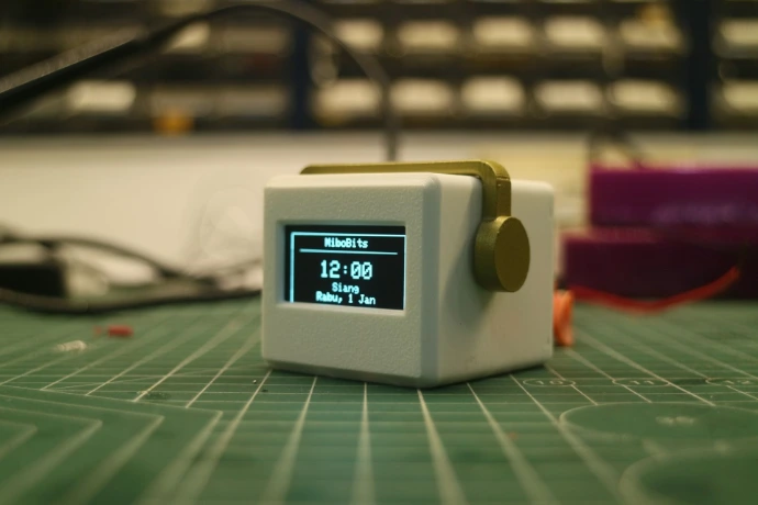 Robot MiboBits Tampilan Jam